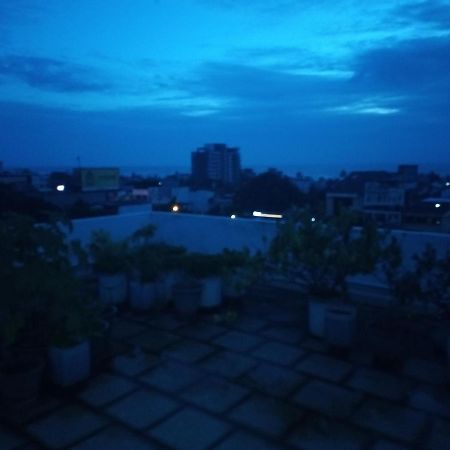 Ferienwohnung Ocean Pebbles Dehiwala-Mount Lavinia Exterior foto