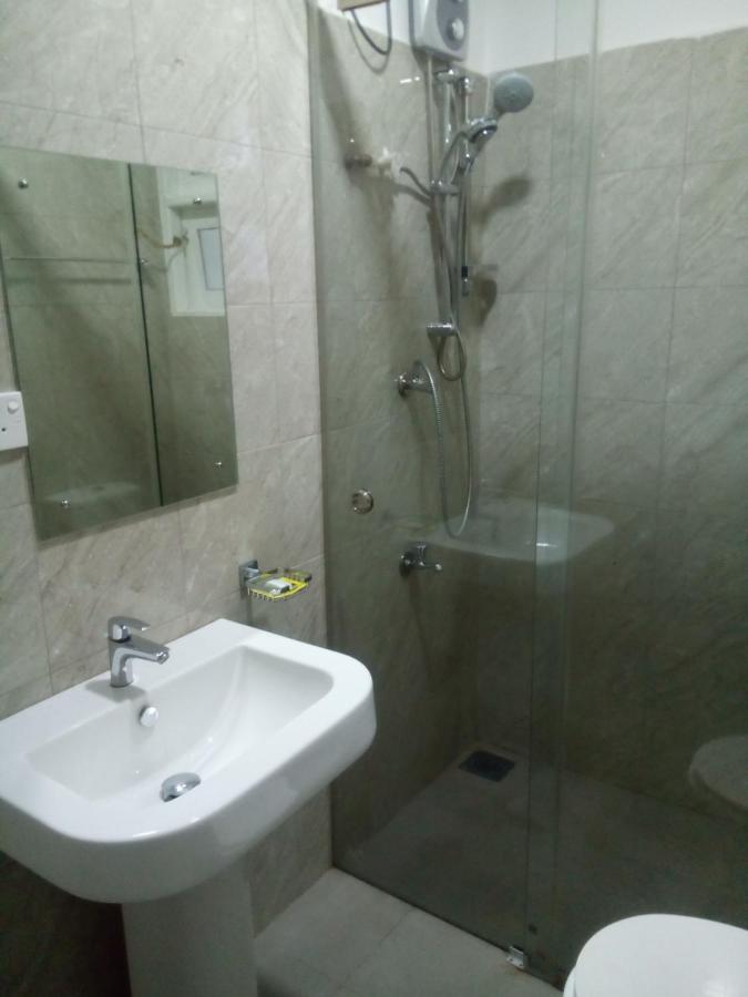 Ferienwohnung Ocean Pebbles Dehiwala-Mount Lavinia Exterior foto