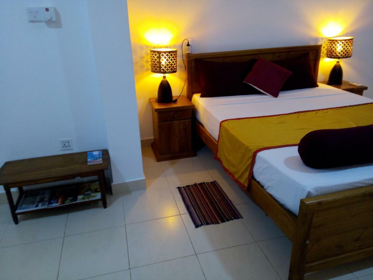 Ferienwohnung Ocean Pebbles Dehiwala-Mount Lavinia Exterior foto