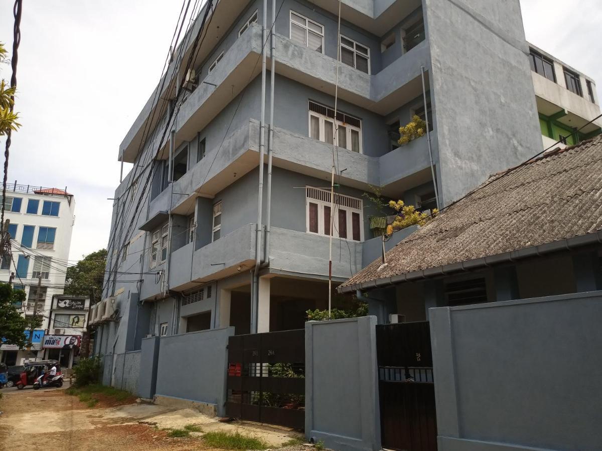 Ferienwohnung Ocean Pebbles Dehiwala-Mount Lavinia Exterior foto