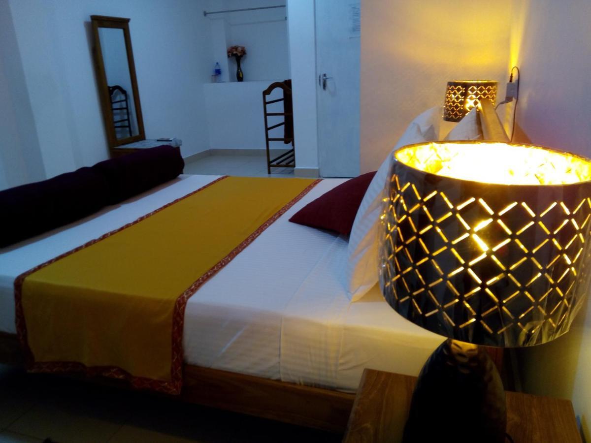 Ferienwohnung Ocean Pebbles Dehiwala-Mount Lavinia Exterior foto